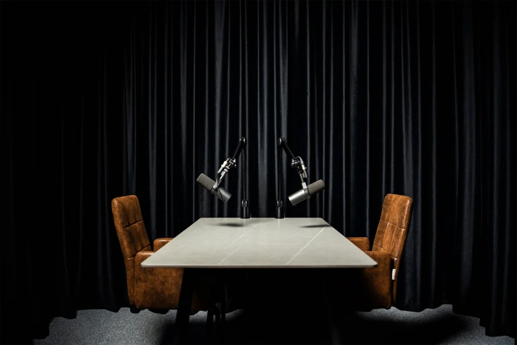 Studio Close-Up — Podcast 1 na 1, Czarne kotary, Brak