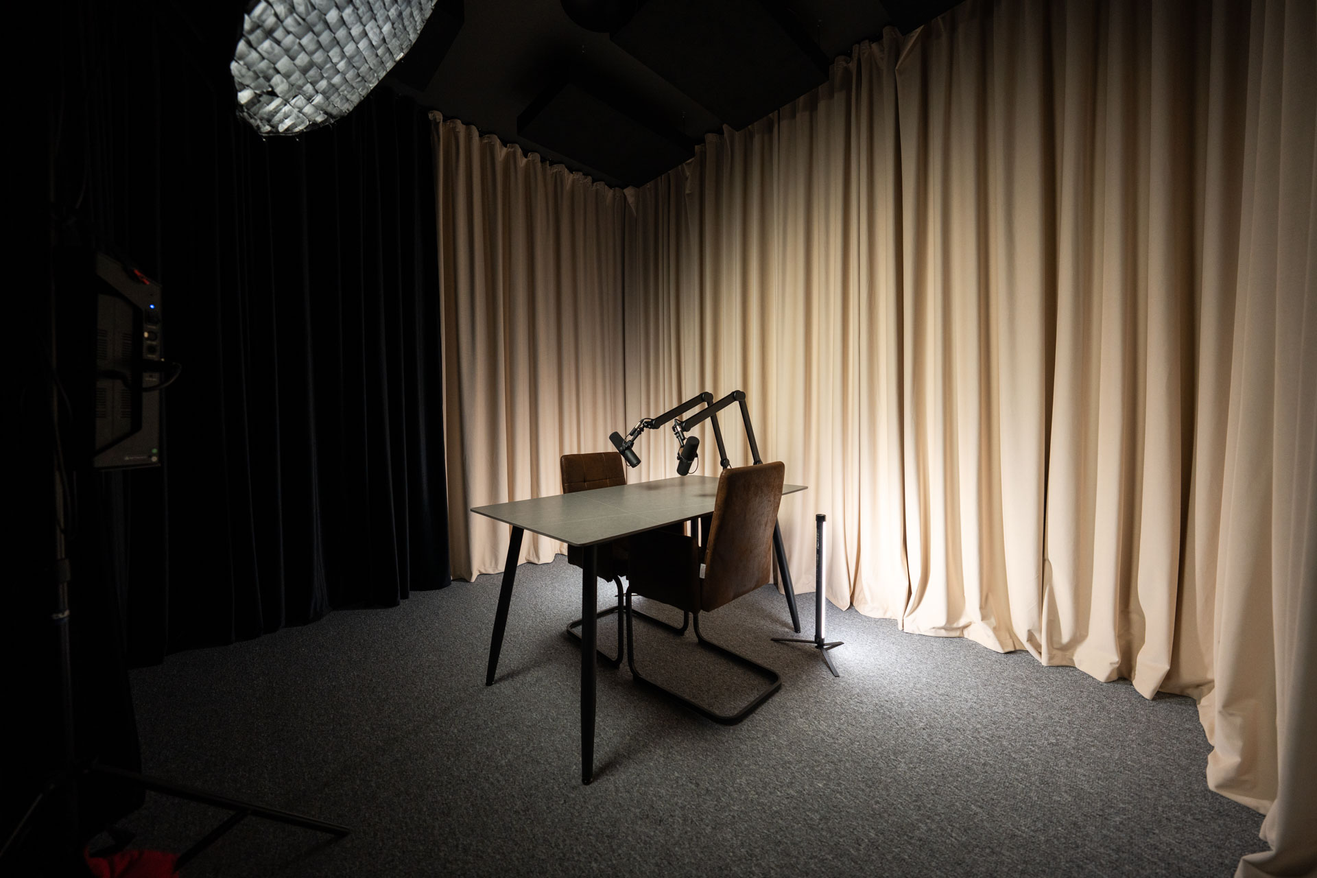 Studio Close-Up